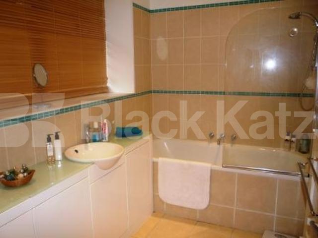 			1 Bedroom, 1 bath, 1 reception Ground Floor Flat			 Crouch Hill, CROUCH END