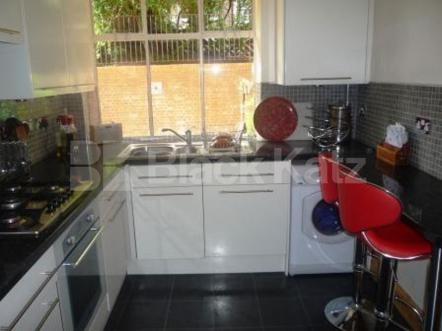 			1 Bedroom, 1 bath, 1 reception Ground Floor Flat			 Crouch Hill, CROUCH END