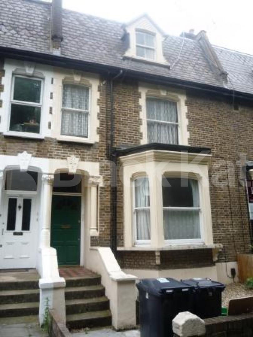 			2 Bedroom, 1 bath, 1 reception Flat			 Tower Terrace, Tower Terrace