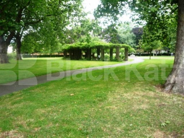 			2 Bedroom, 1 bath, 1 reception Flat			 Tower Terrace, Tower Terrace