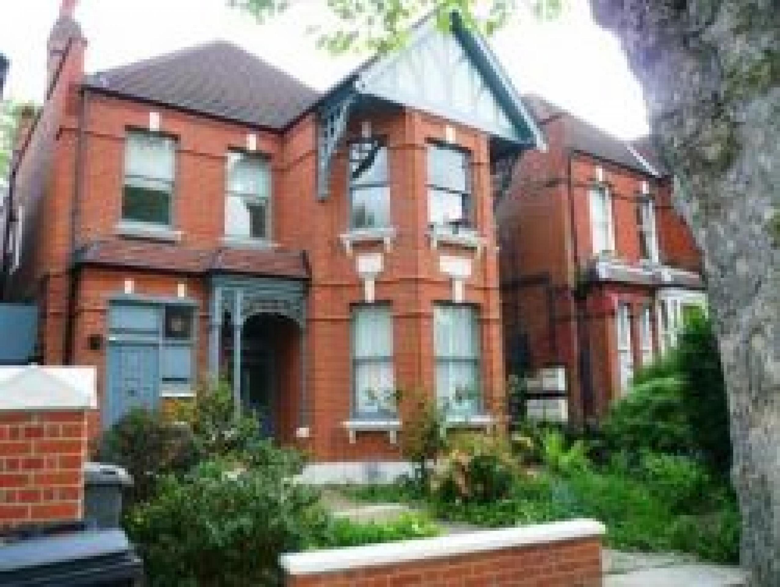 			NEW INSTRUCTION, 2 Bedroom, 1 bath, 1 reception Flat			 Dartmouth Road, KILBURN/BRONDESBURY NW2