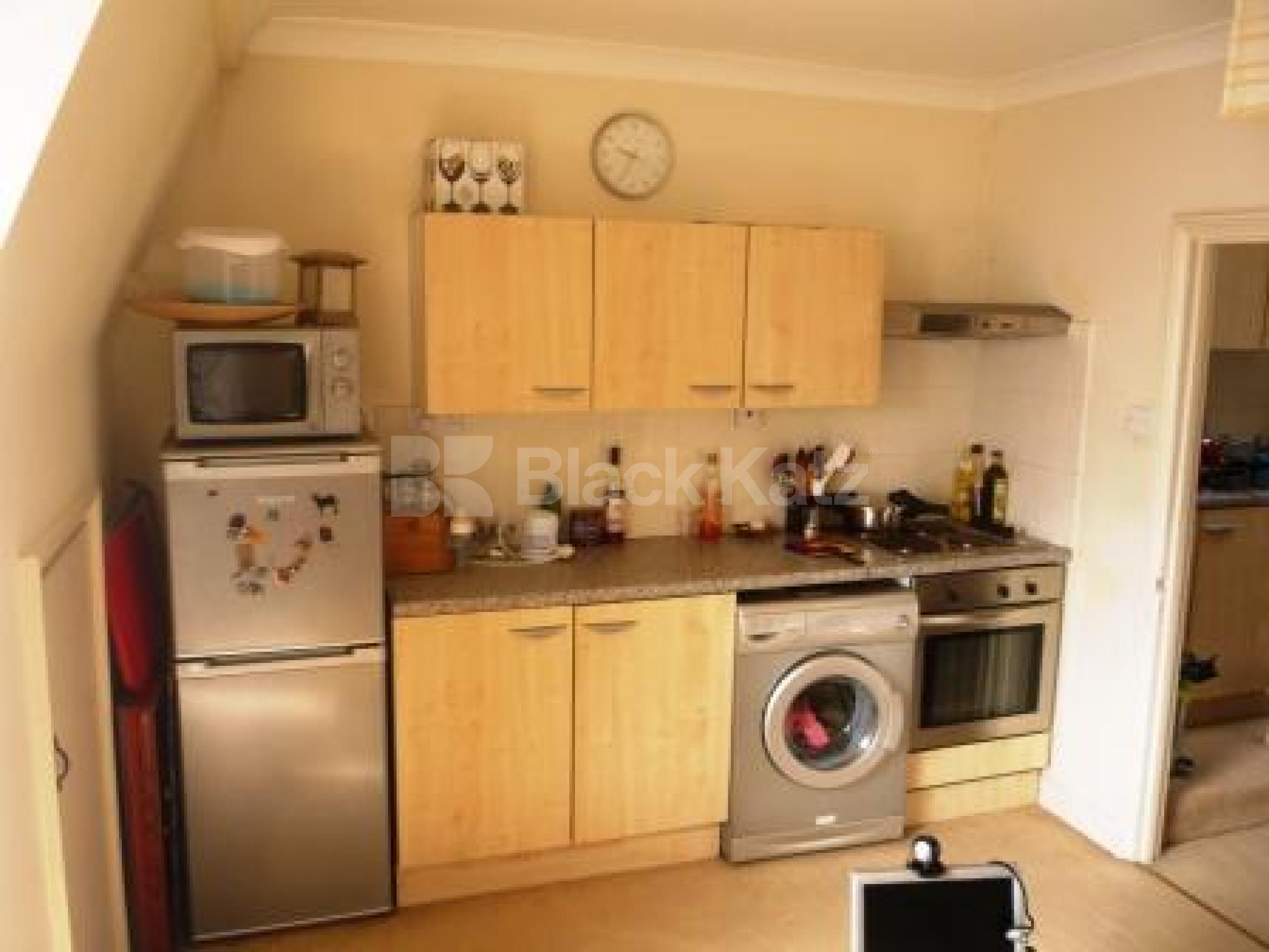 			1 Bedroom, 1 bath, 1 reception Flat			 Topsfield Parade, Crouch End N8
