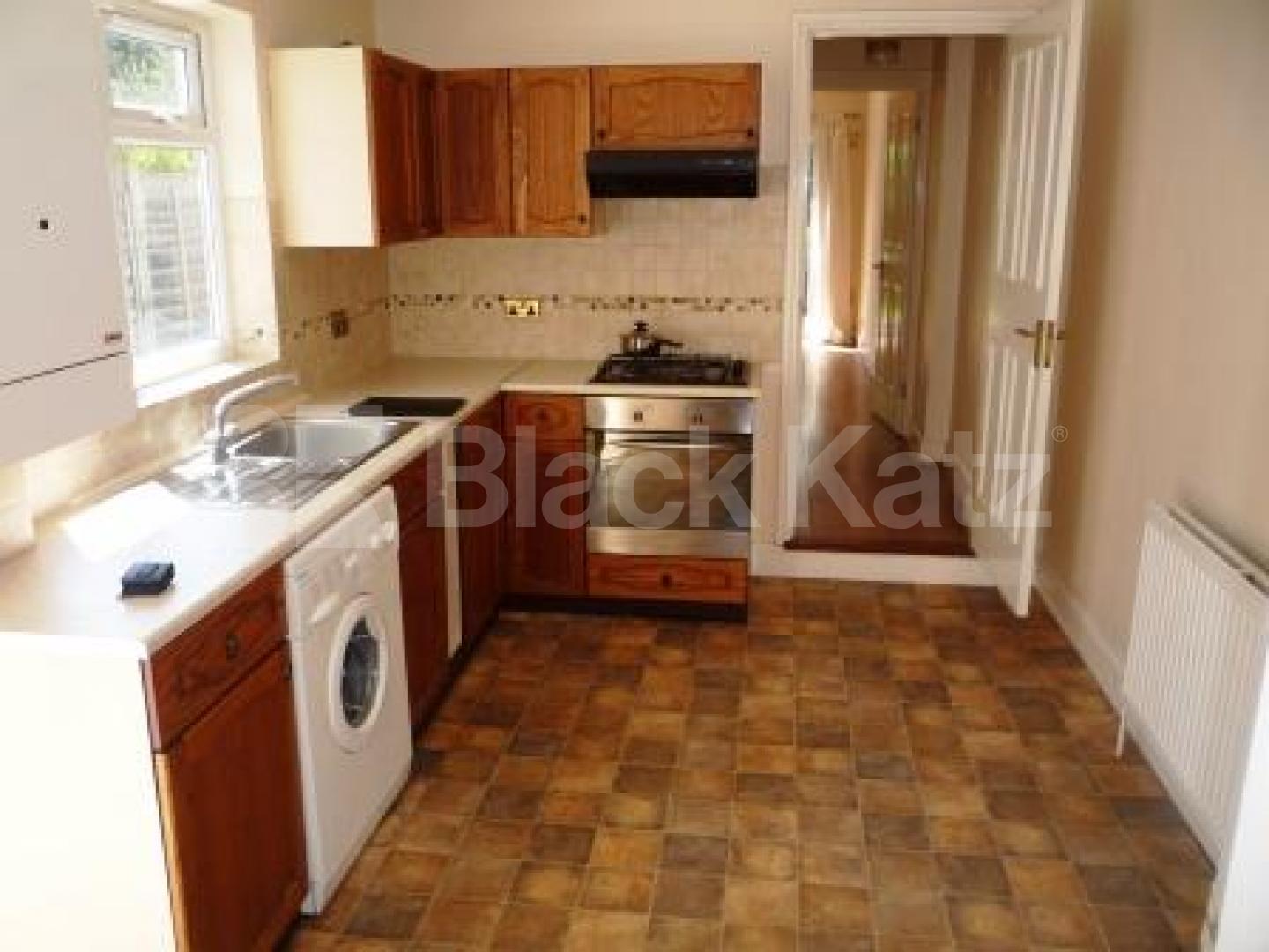 			LET!, 2 Bedroom, 1 bath, 1 reception Ground Floor Flat			 Long Lane, East Finchley