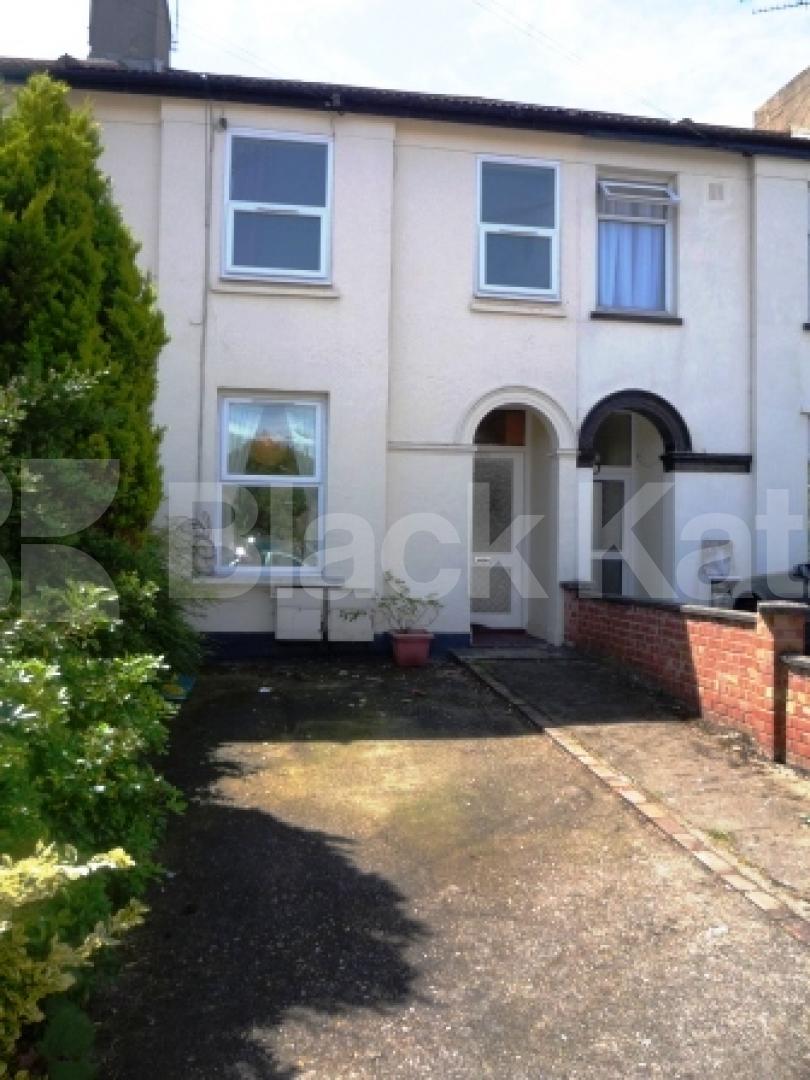 			LET!, 2 Bedroom, 1 bath, 1 reception Ground Floor Flat			 Long Lane, East Finchley