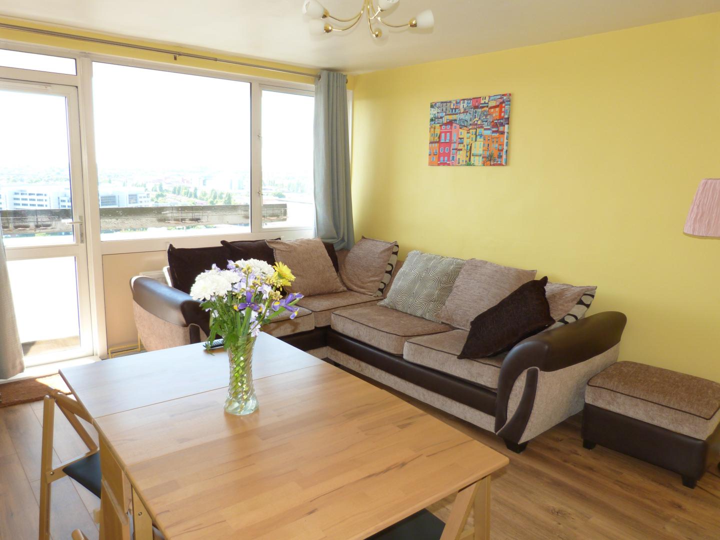 			Fantastic Location, 2 Bedroom, 1 bath, 1 reception Flat			 Freston Road, Notting Hill