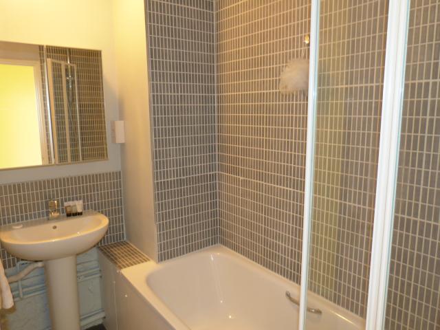 			Fantastic Location, 2 Bedroom, 1 bath, 1 reception Flat			 Freston Road, Notting Hill