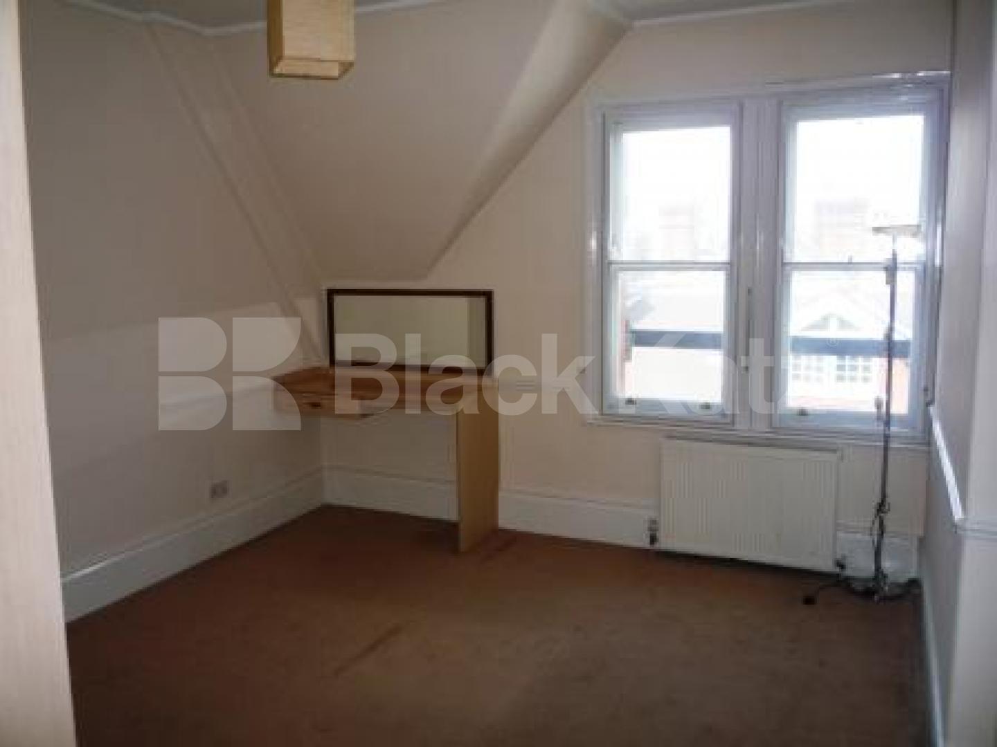 			3 Bedroom, 1 bath, 1 reception Flat			 Weston Park, CROUCH END