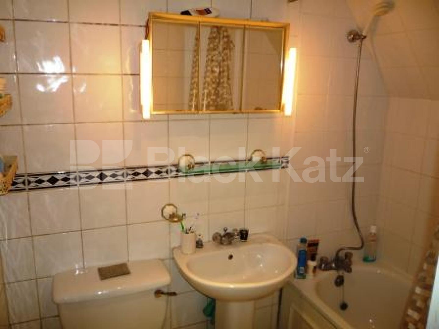 			3 Bedroom, 1 bath, 1 reception Flat			 Weston Park, CROUCH END