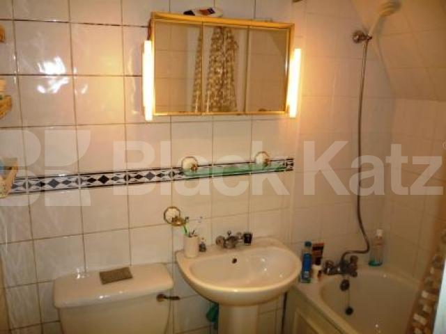 			3 Bedroom, 1 bath, 1 reception Flat			 Weston Park, CROUCH END