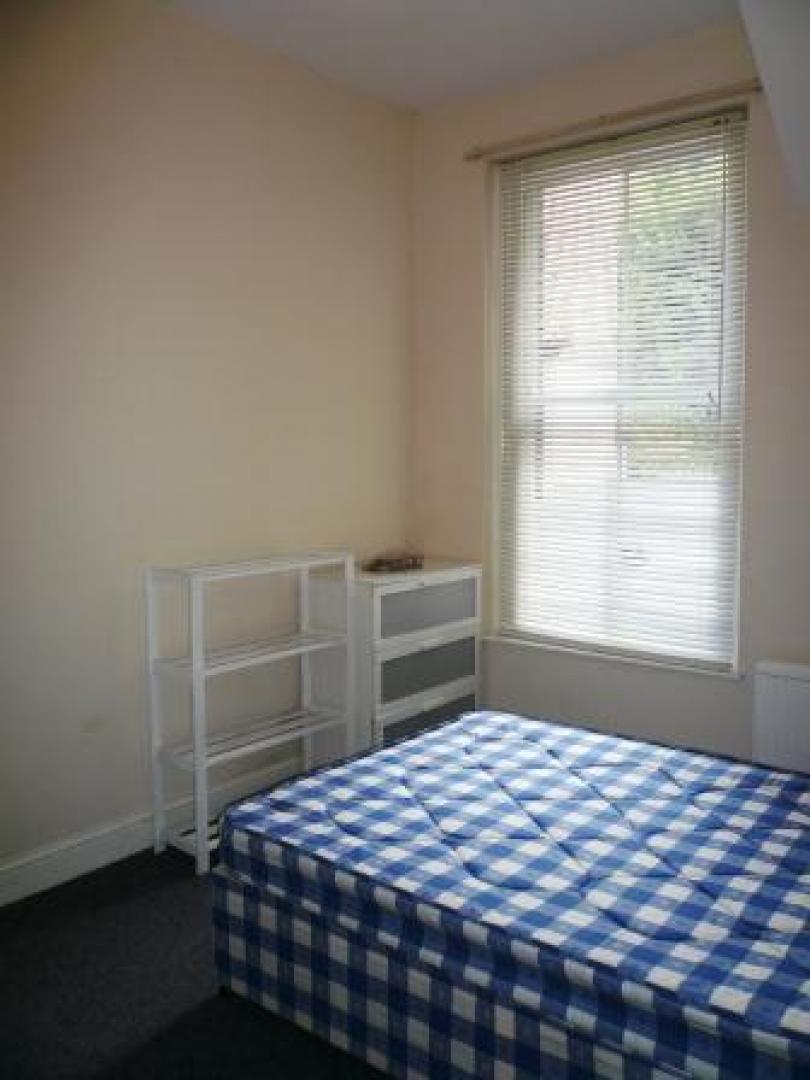 			3 Bedroom, 1 bath, 1 reception Flat			 Iverson Road, WEST HAMPSTEAD