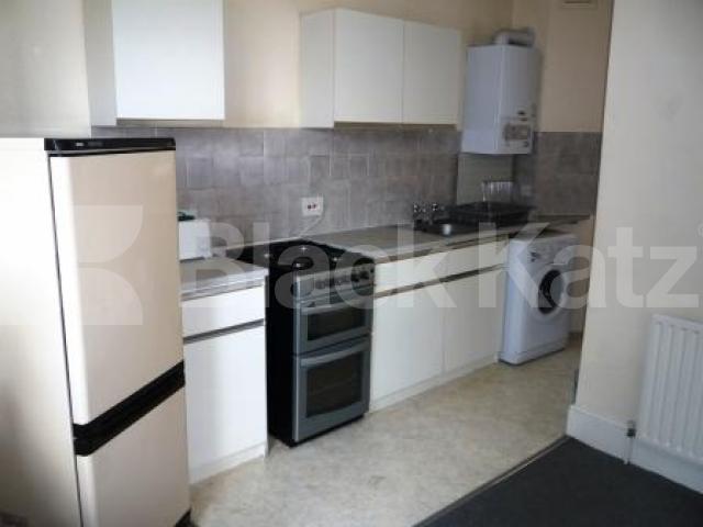			2 Bedroom, 1 bath, 1 reception Flat			 Muswell Hill Broadway, MUSWELL HILL