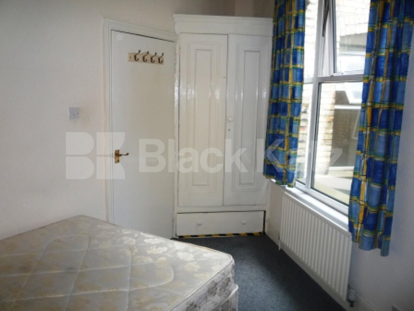 			2 Bedroom, 1 bath, 1 reception Flat			 Muswell Hill Broadway, MUSWELL HILL