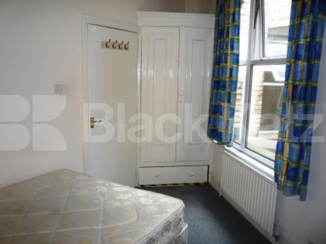 			2 Bedroom, 1 bath, 1 reception Flat			 Muswell Hill Broadway, MUSWELL HILL