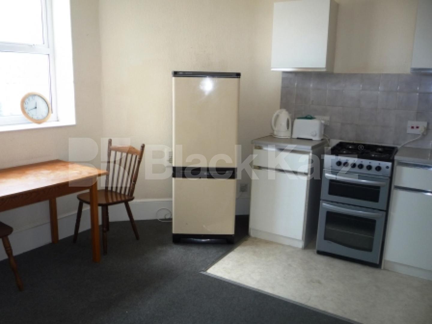 			2 Bedroom, 1 bath, 1 reception Flat			 Muswell Hill Broadway, MUSWELL HILL