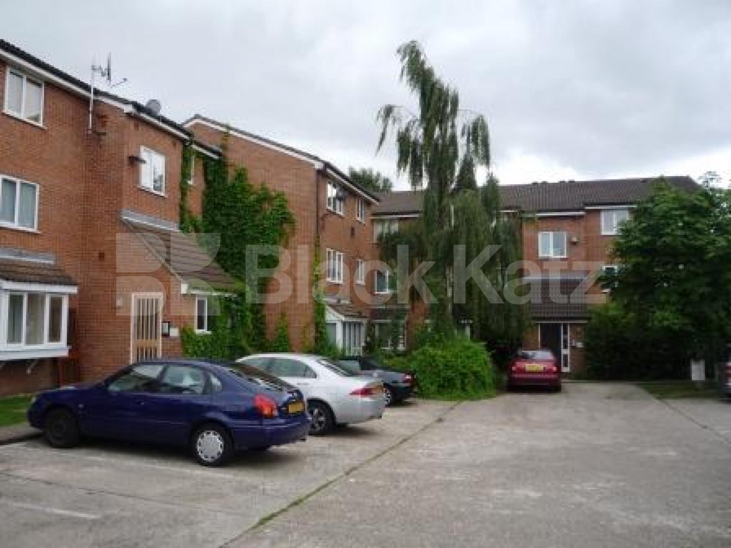 			2 Bedroom, 1 bath, 1 reception Flat			 Silver Birch Close, FRIERN BARNET