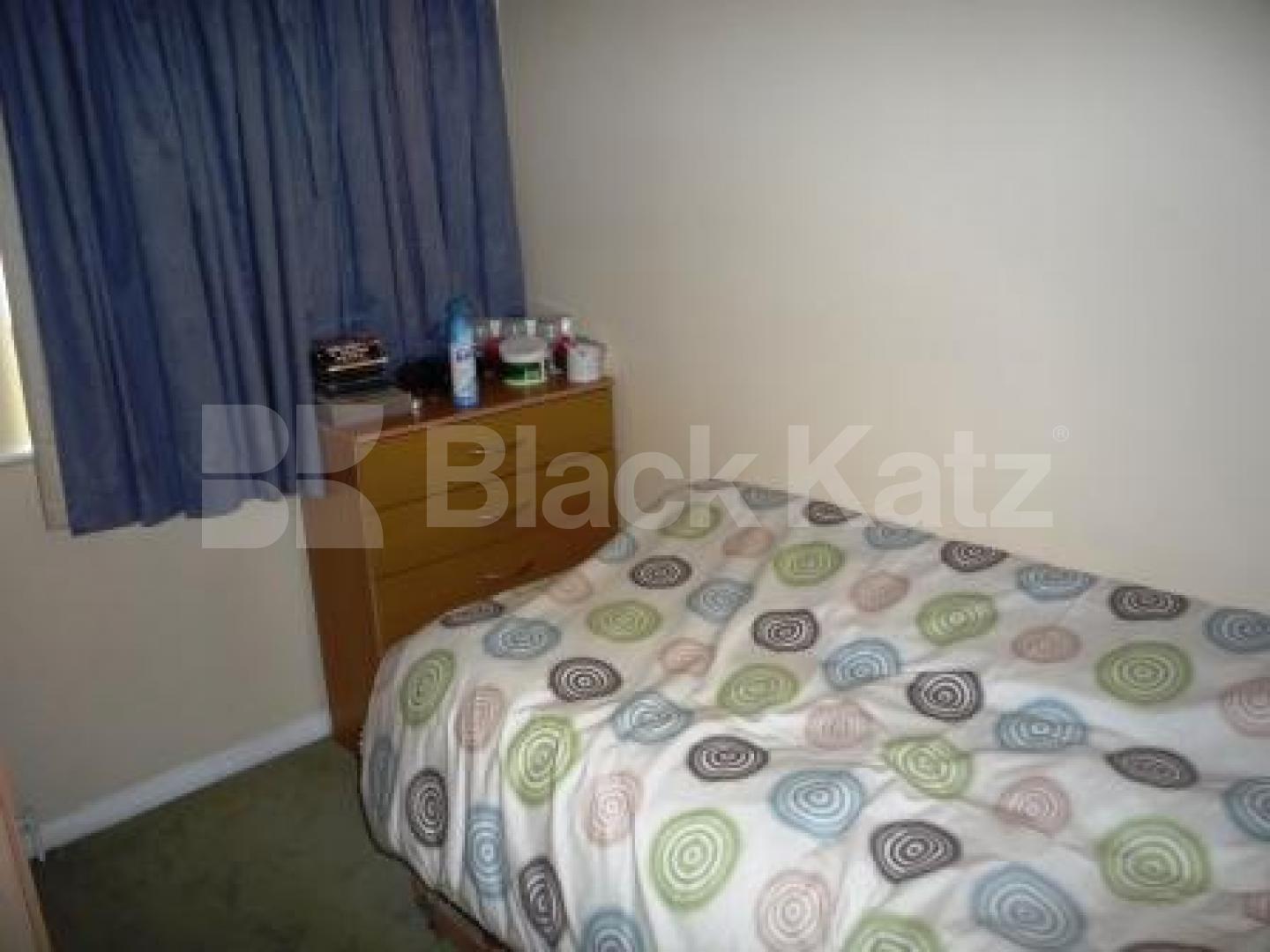 			2 Bedroom, 1 bath, 1 reception Flat			 Silver Birch Close, FRIERN BARNET