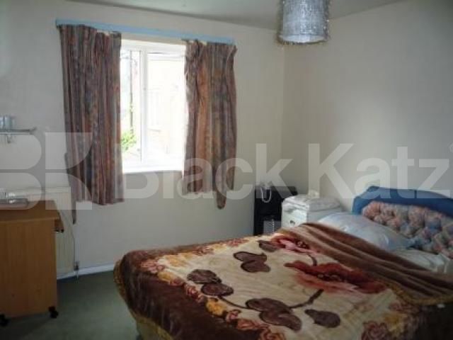 			2 Bedroom, 1 bath, 1 reception Flat			 Silver Birch Close, FRIERN BARNET