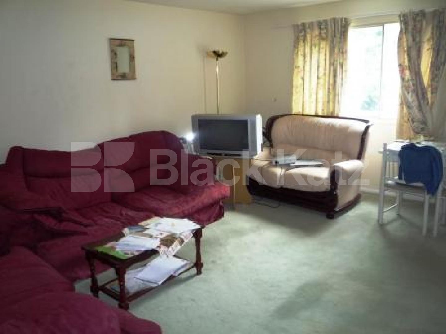 			2 Bedroom, 1 bath, 1 reception Flat			 Silver Birch Close, FRIERN BARNET