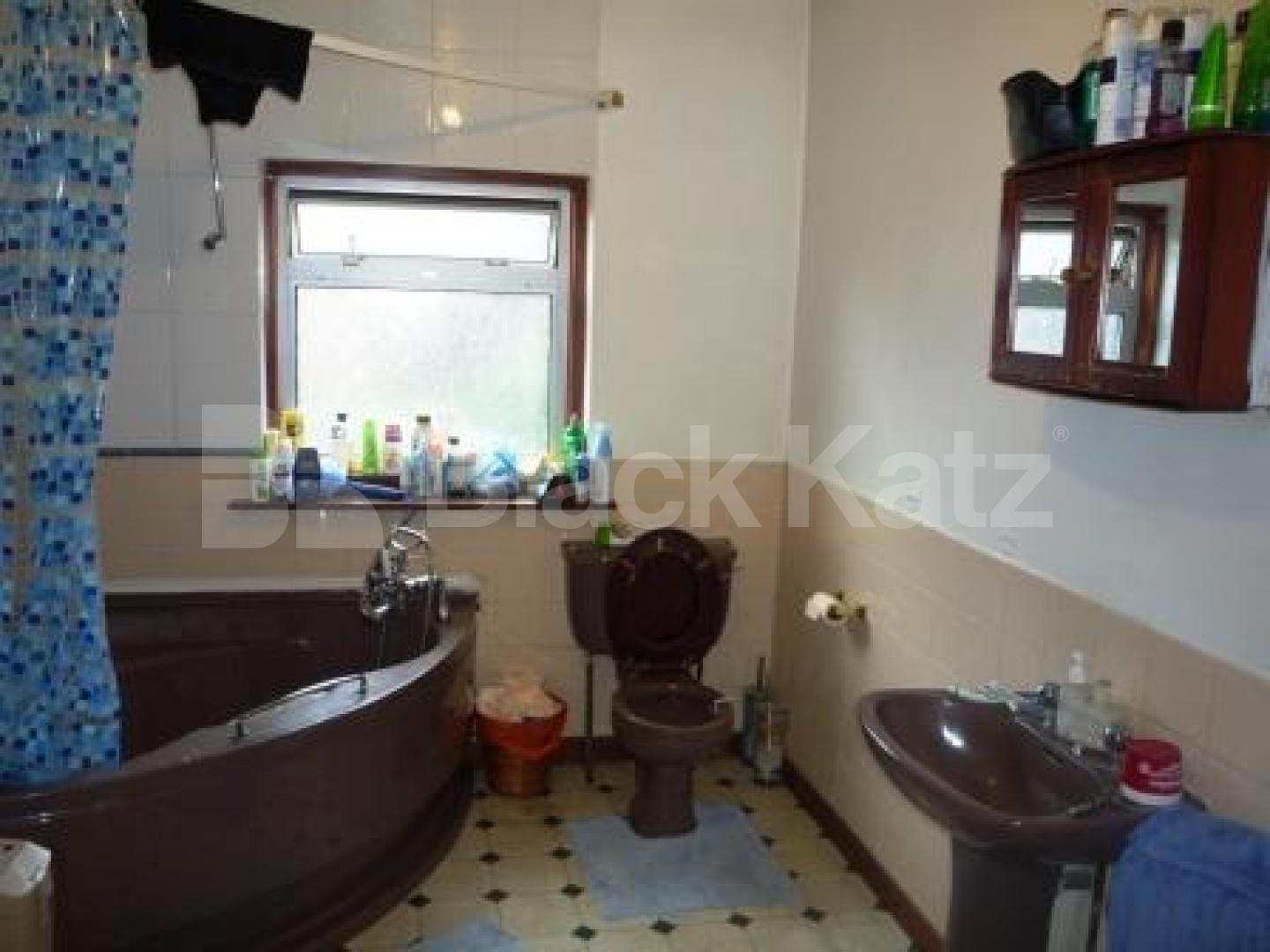 			3 Bedroom, 1 bath, 1 reception House			 Westbeech Road, WOOD GREEN