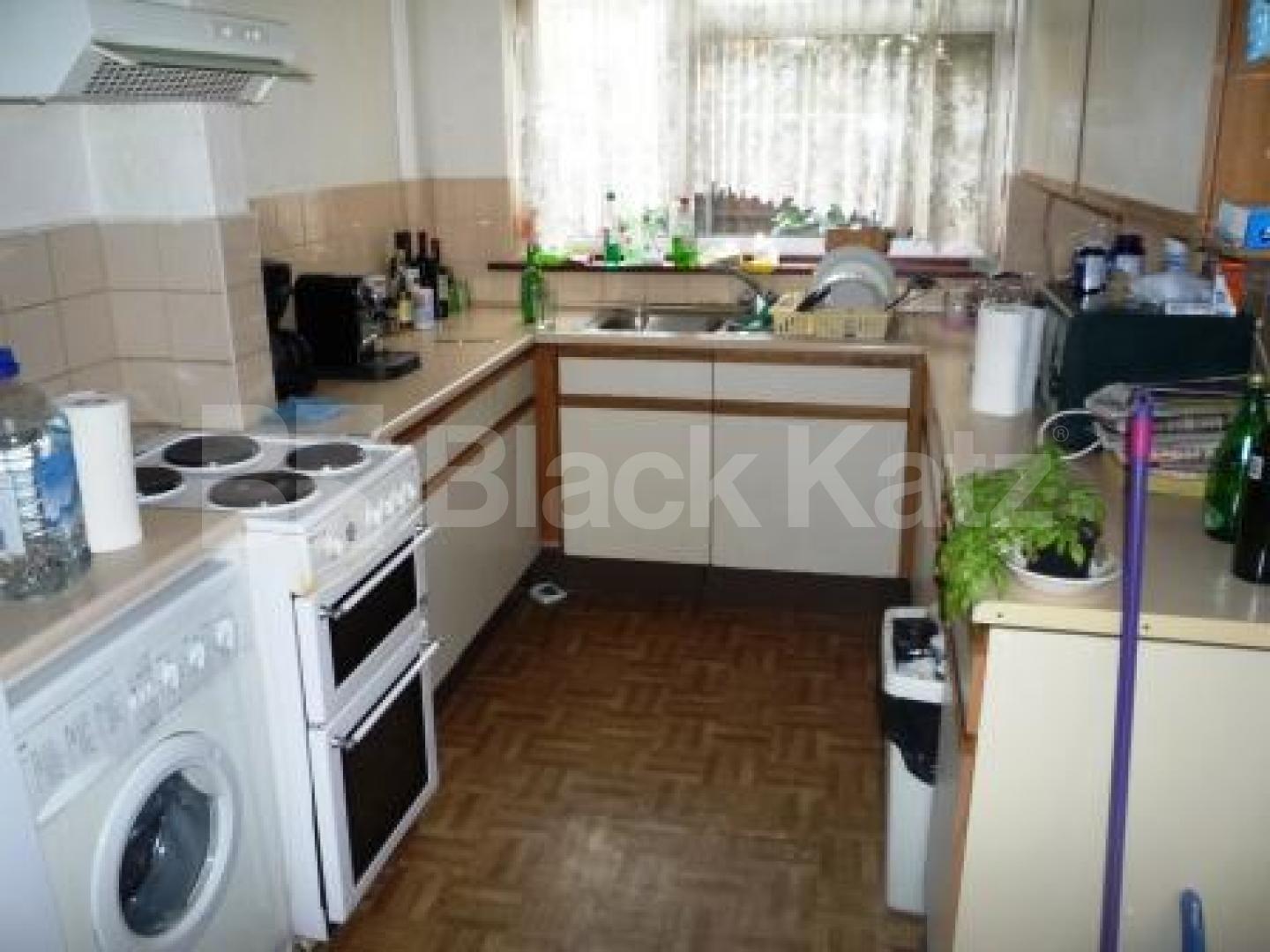 			3 Bedroom, 1 bath, 1 reception House			 Westbeech Road, WOOD GREEN