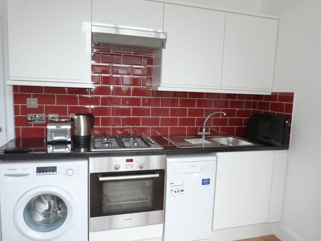 			1 Bedroom, 1 bath, 1 reception Flat			 Westbourne Park Road, NOTTING HILL