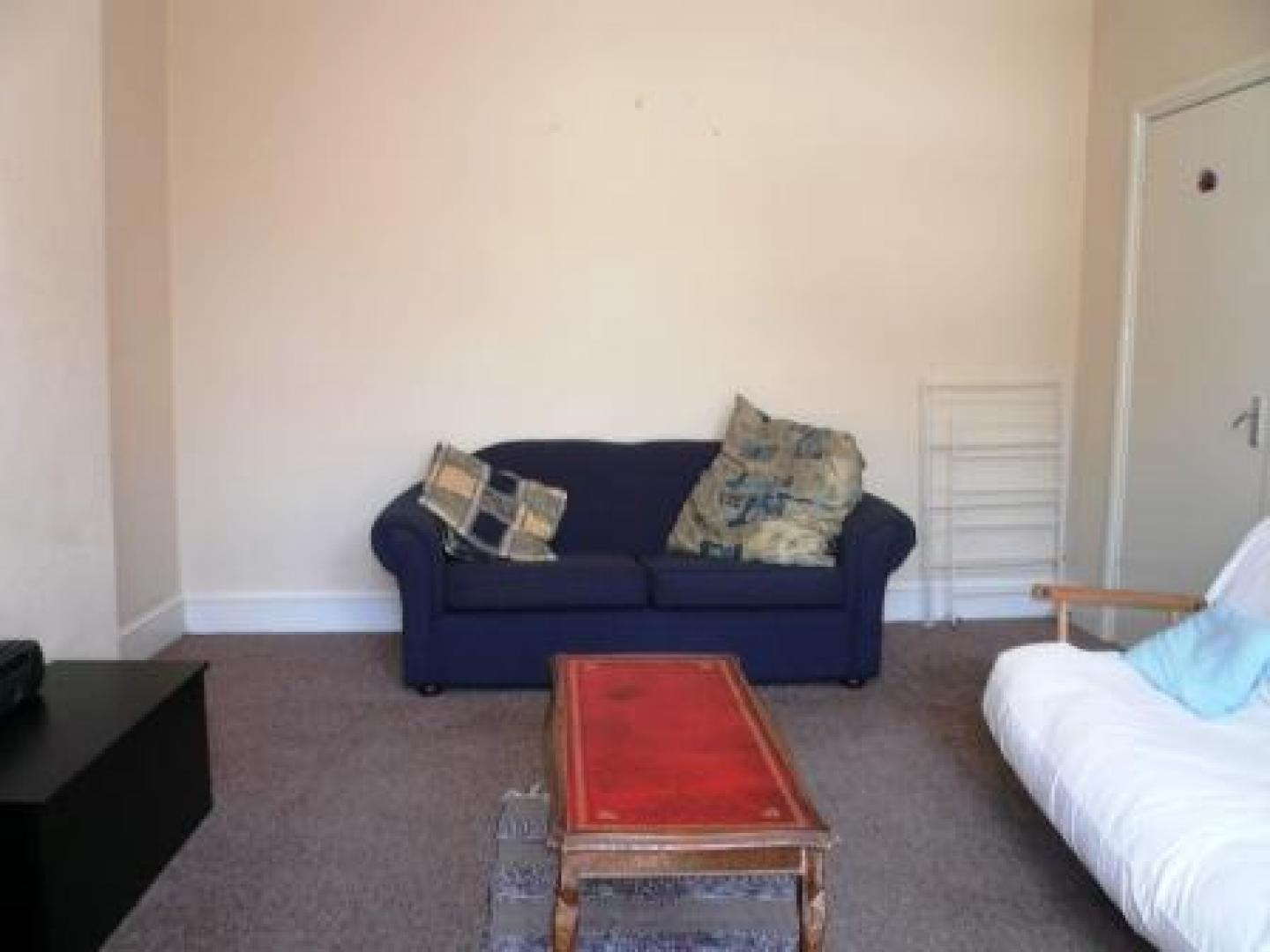 			4 Bedroom, 1 bath, 1 reception Flat			 Harlesden Road, WILLESDEN GREEN