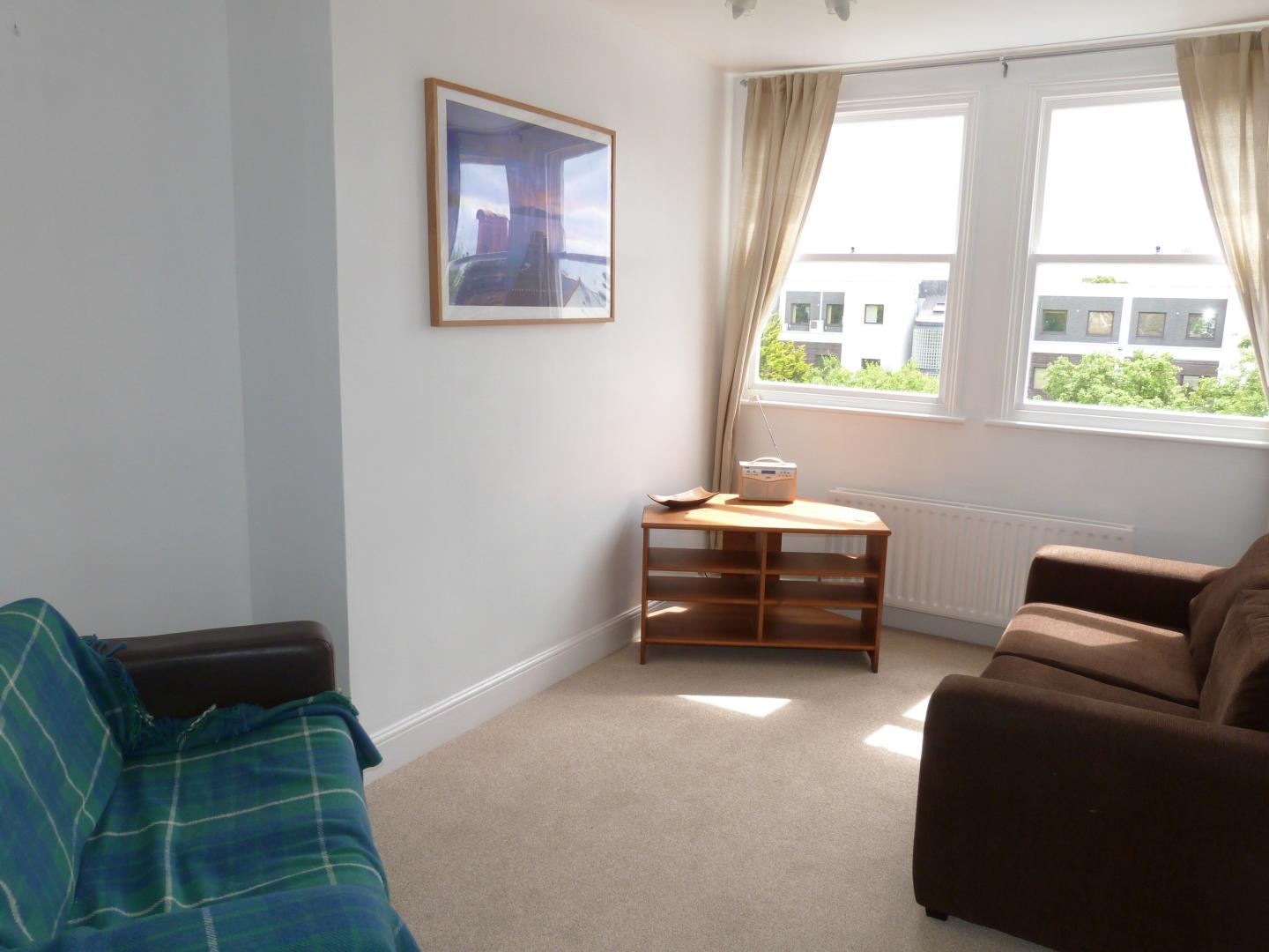 			Newly decorated., 2 Bedroom, 1 bath, 1 reception Flat			 Winchester Avenue, QUEENS PARK