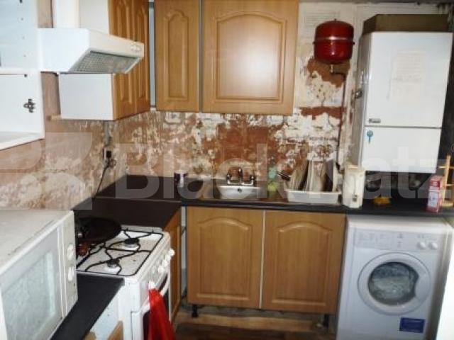 			LET!, 4 Bedroom, 1 bath, 1 reception House			 Grainger Road, WOOD GREEN