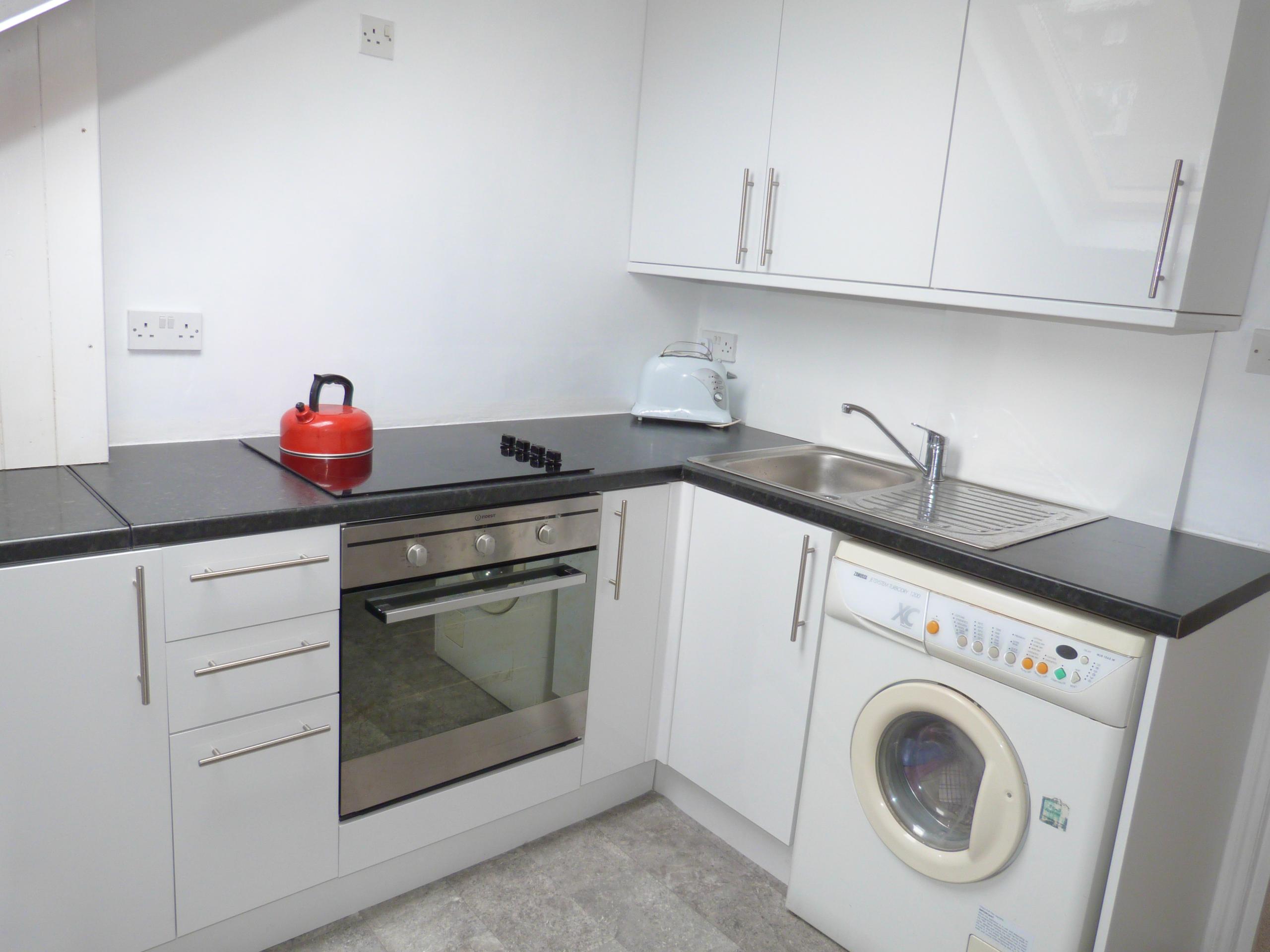 			Newly decorated., 2 Bedroom, 1 bath, 1 reception Flat			 Winchester Avenue, QUEENS PARK NW6