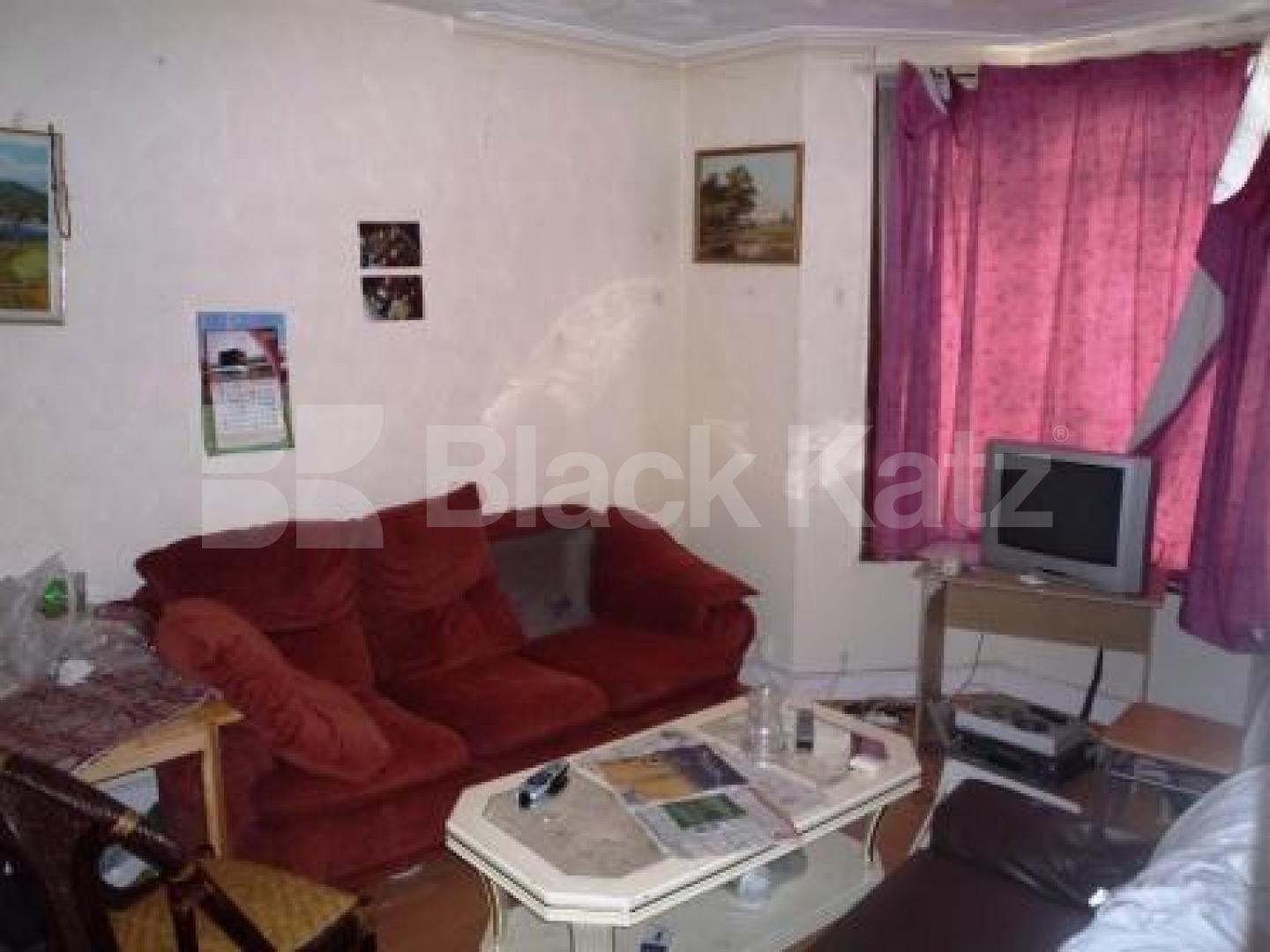 			LET!, 4 Bedroom, 1 bath, 1 reception House			 Grainger Road, WOOD GREEN