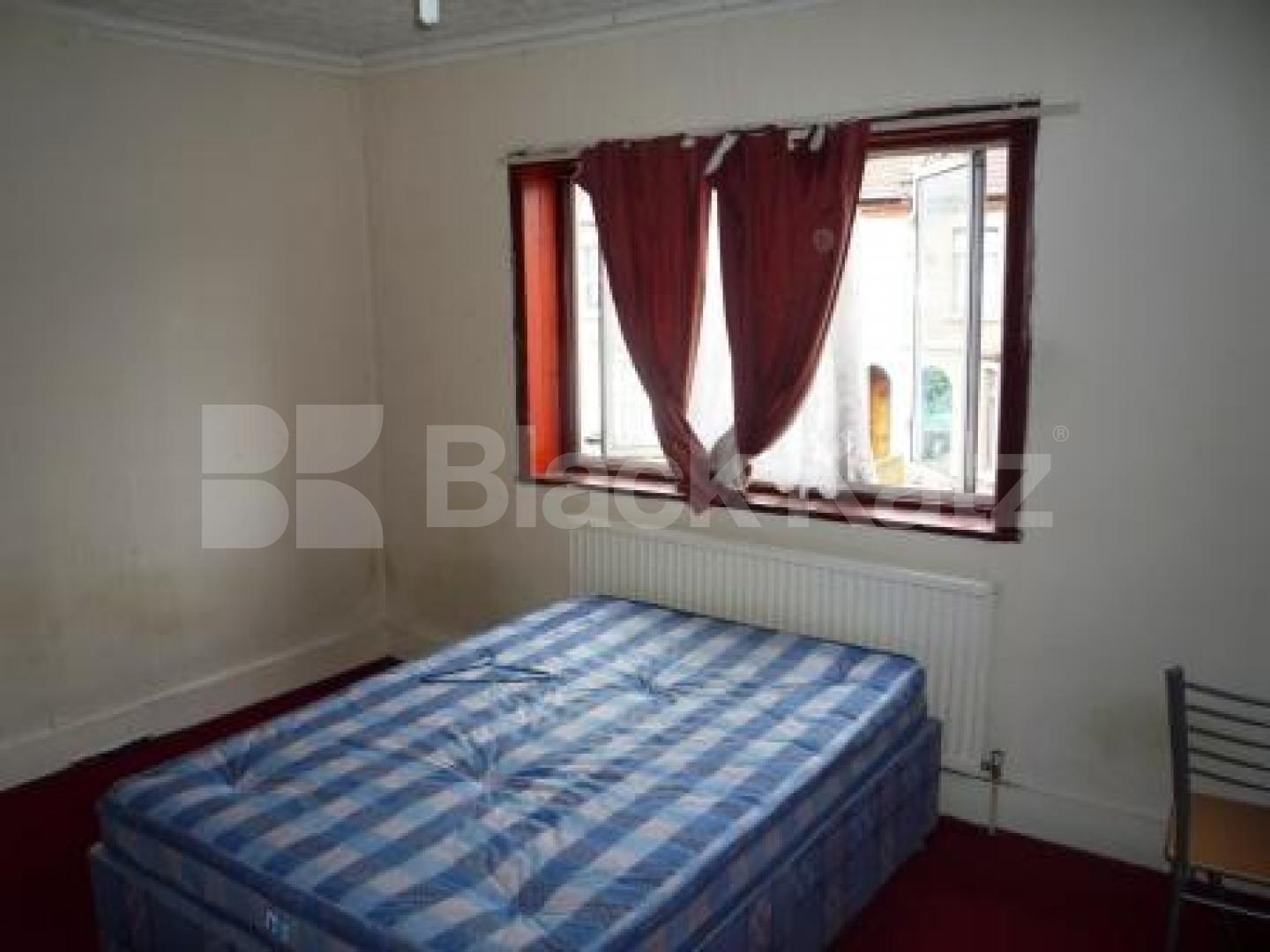			LET!, 4 Bedroom, 1 bath, 1 reception House			 Grainger Road, WOOD GREEN