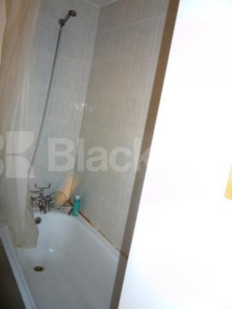 			Let, 2 Bedroom, 1 bath, 1 reception Flat			 Broadway Parade, CROUCH END