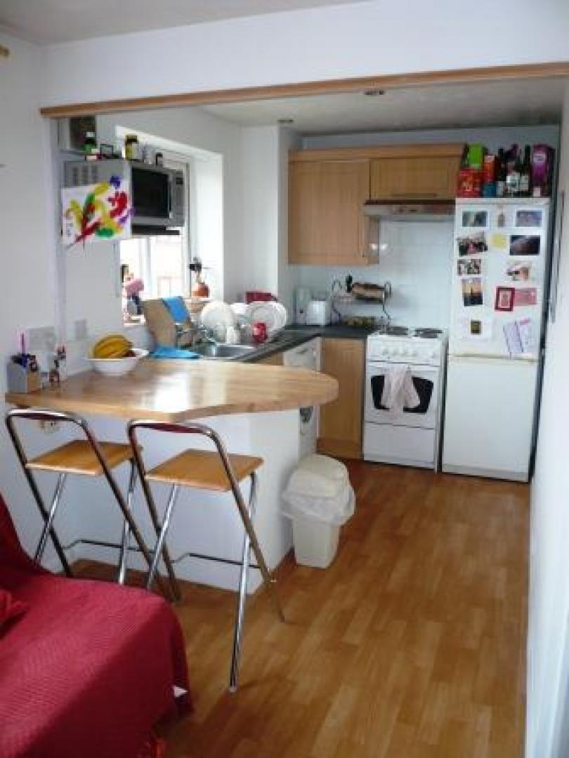 			INC WATER RATES, 1 Bedroom, 1 bath, 1 reception Flat			 Draycott Close, CRICKLEWOOD