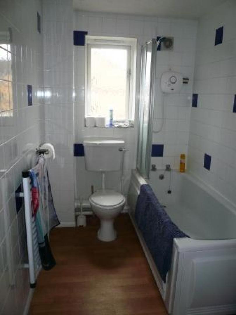 			INC WATER RATES, 1 Bedroom, 1 bath, 1 reception Flat			 Draycott Close, CRICKLEWOOD