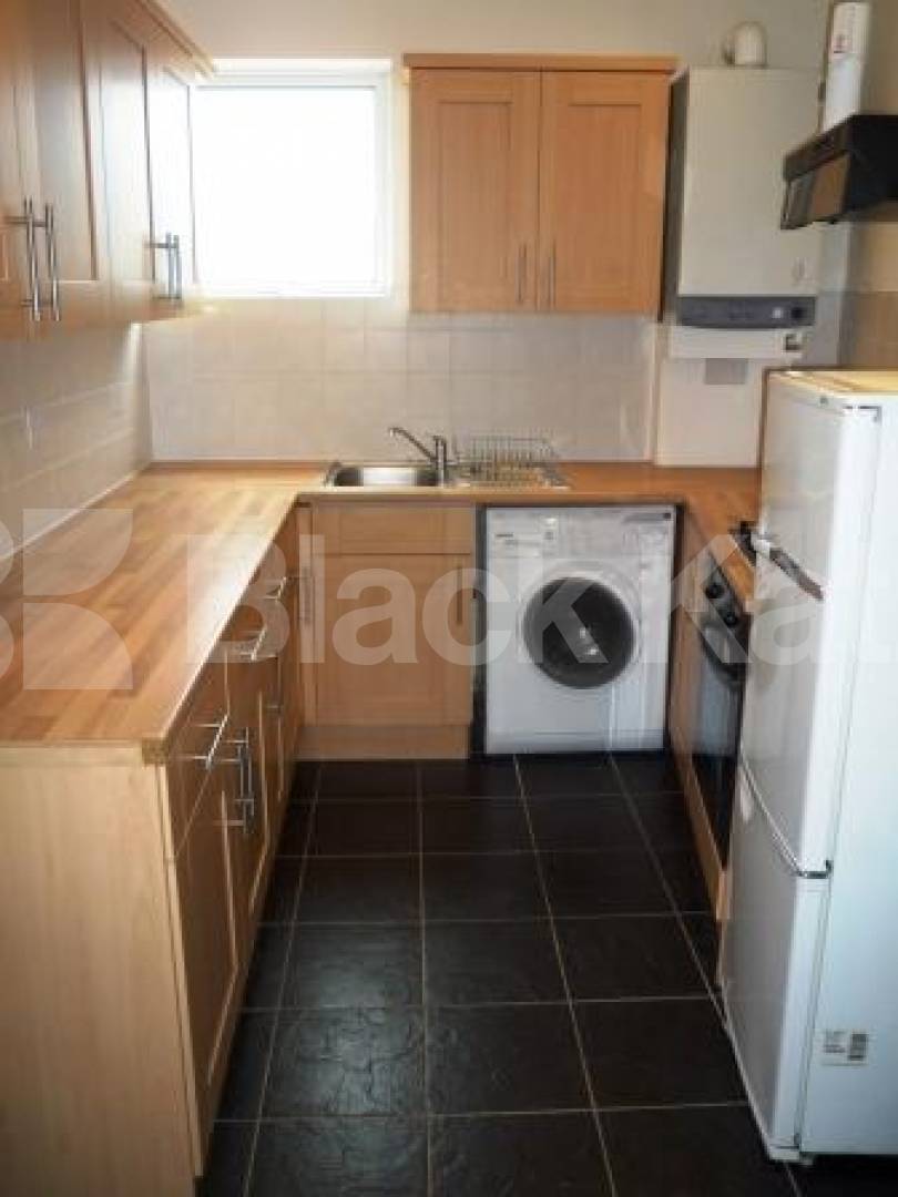 			LET!, 3 Bedroom, 1 bath, 1 reception Flat			 Palace Road, BOUNDS GREEN
