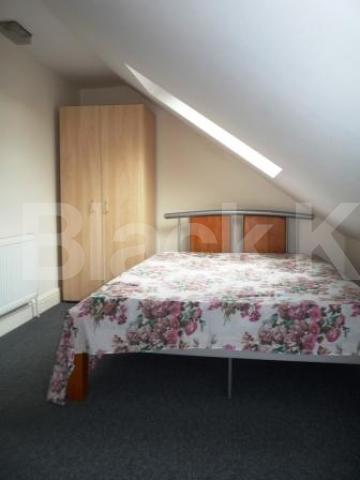 			LET!, 3 Bedroom, 1 bath, 1 reception Flat			 Palace Road, BOUNDS GREEN