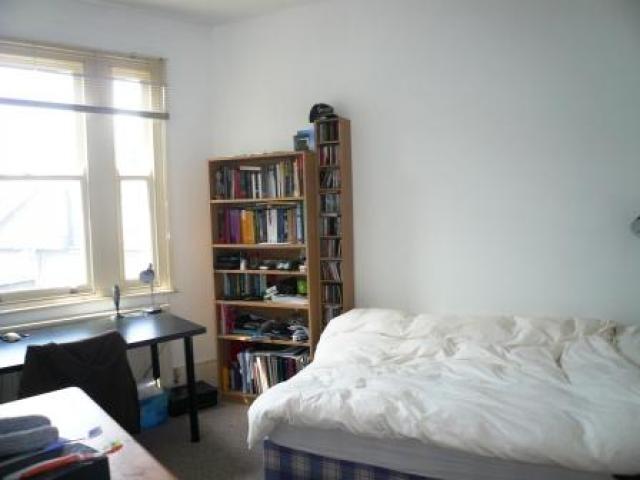 			NEW INSTRUCTION, 3 Bedroom, 1 bath, 1 reception Flat			 Chichele Road, WILLESDEN GREEN