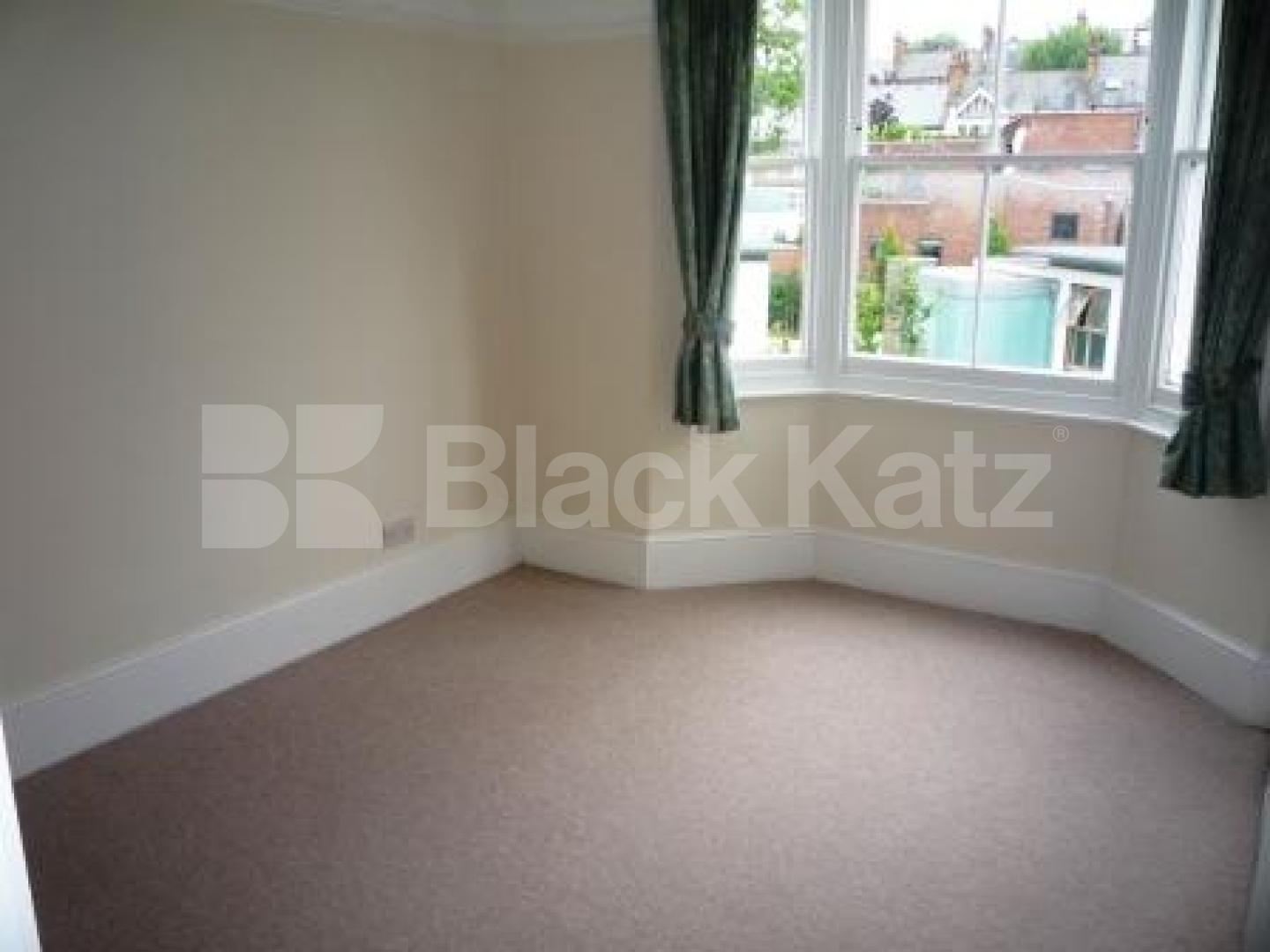 			3 Bedroom, 1 bath, 1 reception Flat			 Cranley Gardens, MUSWELL HILL