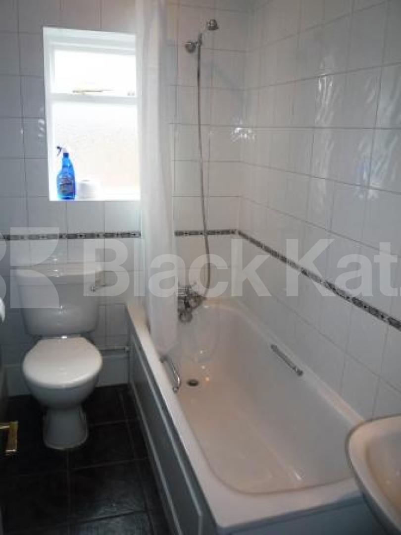 			3 Bedroom, 1 bath, 1 reception Flat			 Cranley Gardens, MUSWELL HILL