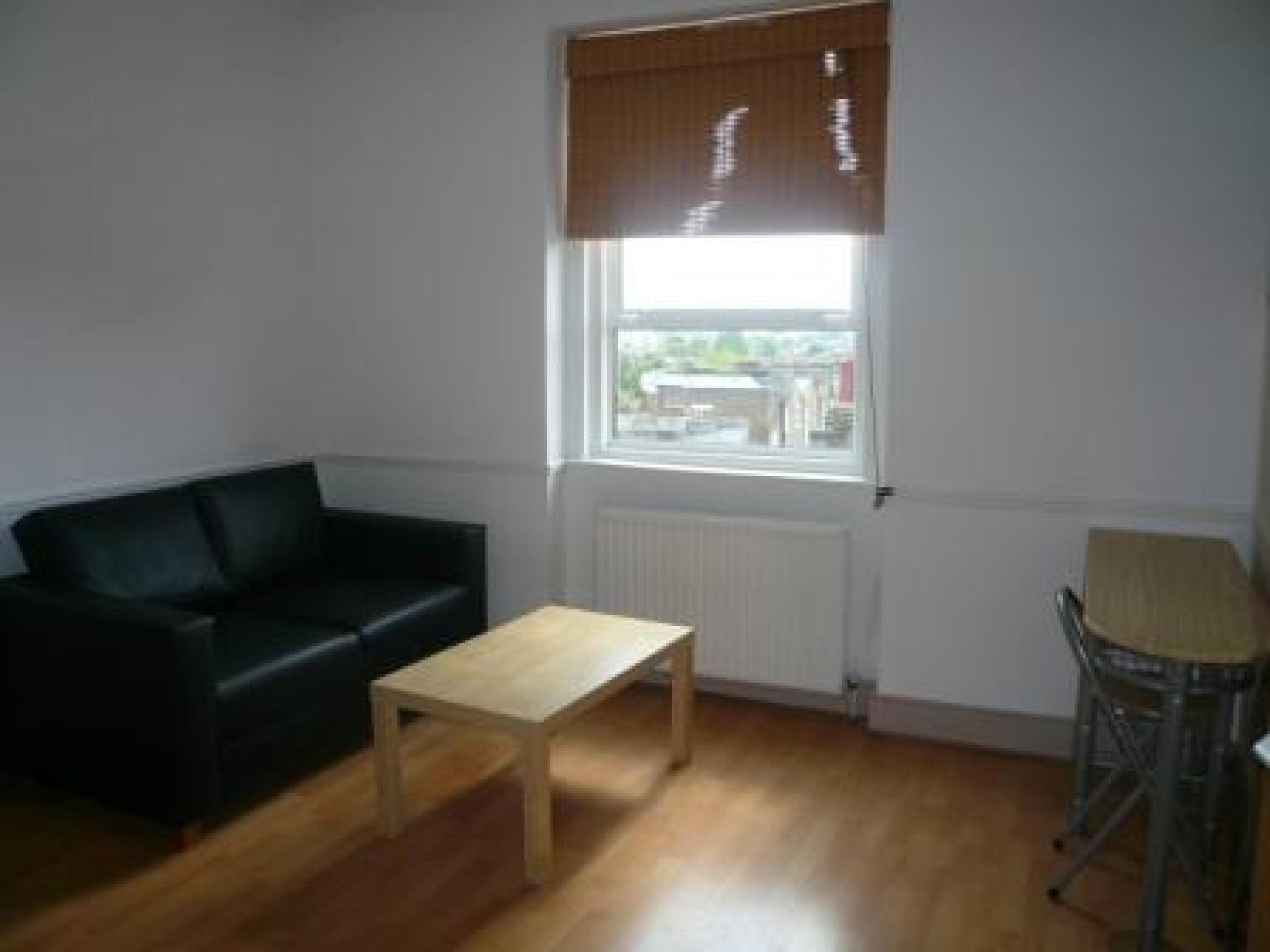 			INC C/TAX AND W/RATES, Studio Apartment, 1 bath, 1 reception Flat			 Kilburn High Road, KILBURN NW6