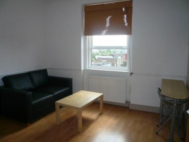			INC C/TAX AND W/RATES, Studio Apartment, 1 bath, 1 reception Flat			 Kilburn High Road, KILBURN