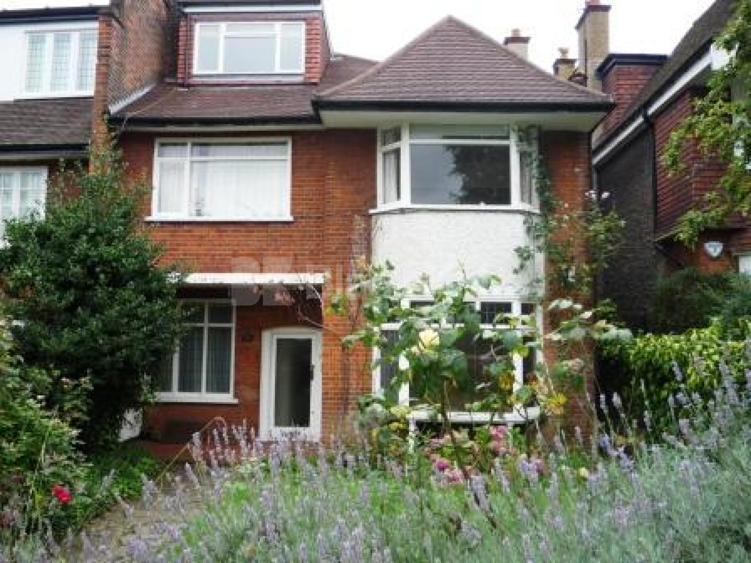 			1 Bedroom, 1 bath, 1 reception Flat			 Cholmeley park, HIGHGATE N6