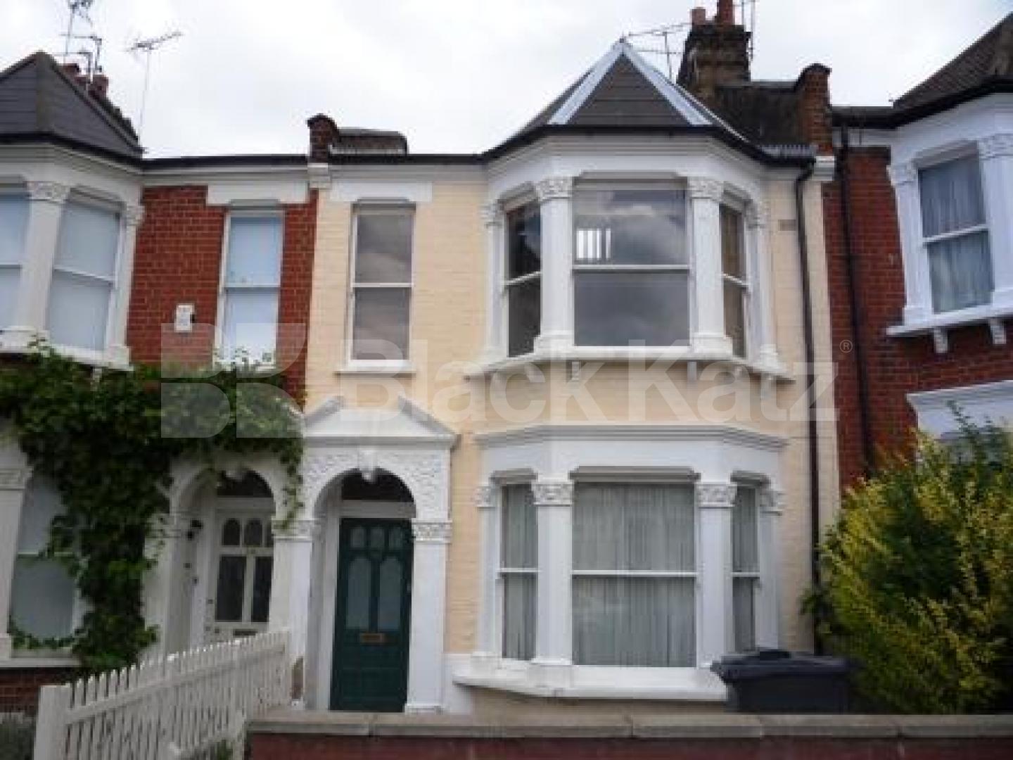 			3 Bedroom, 1 bath, 1 reception Flat			 Inderwick Road, CROUCH END