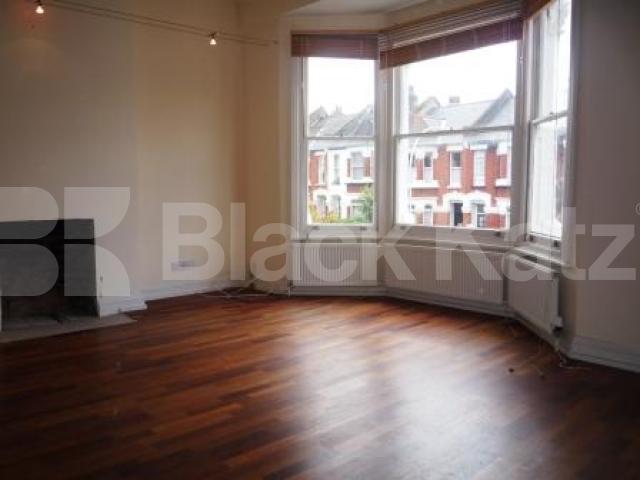 			3 Bedroom, 1 bath, 1 reception Flat			 Inderwick Road, CROUCH END