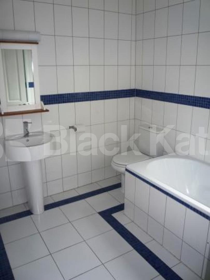 			3 Bedroom, 1 bath, 1 reception Flat			 Inderwick Road, CROUCH END