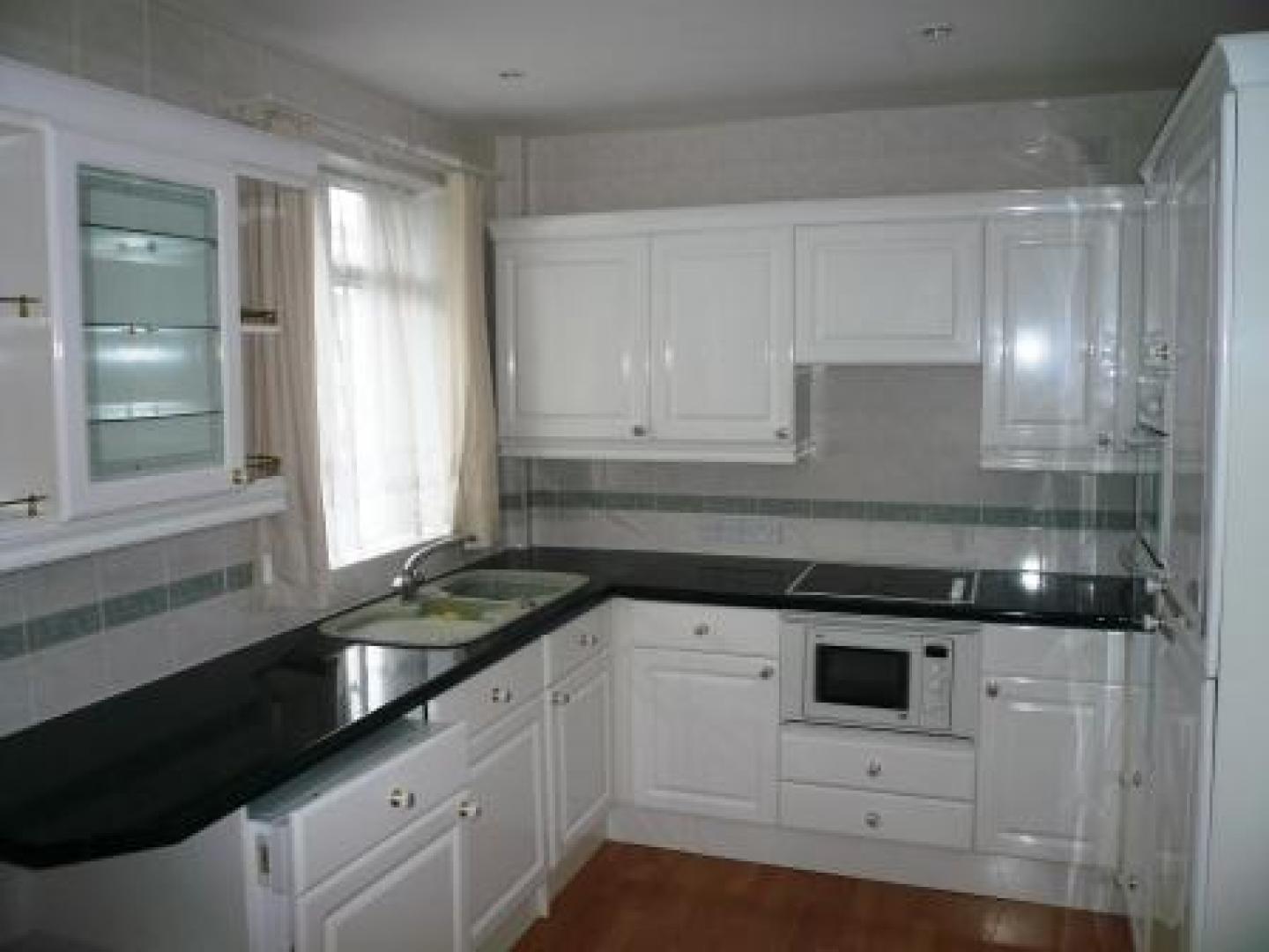 			1 Bedroom, 1 bath, 1 reception Flat			 Brondesbury Road, KILBURN