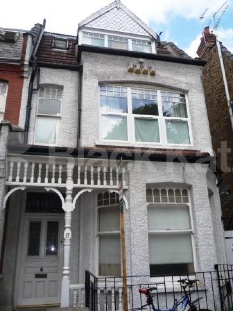 			3 Bedroom, 1 bath, 1 reception Flat			 Kings Avenue, MUSWELL HILL