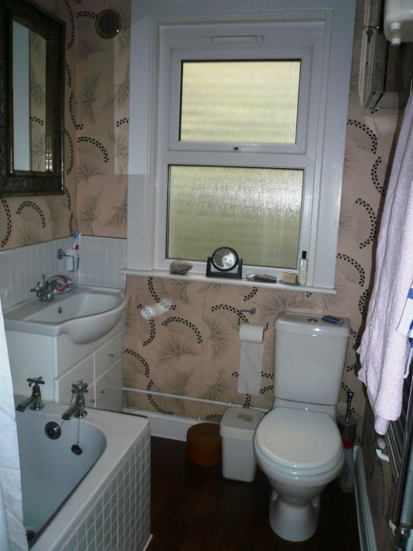 			NEW INSTRUCTION-MUST BE SEEN, 2 Bedroom, 1 bath, 1 reception Flat			 Ashburnham Road, KENSAL GREEN