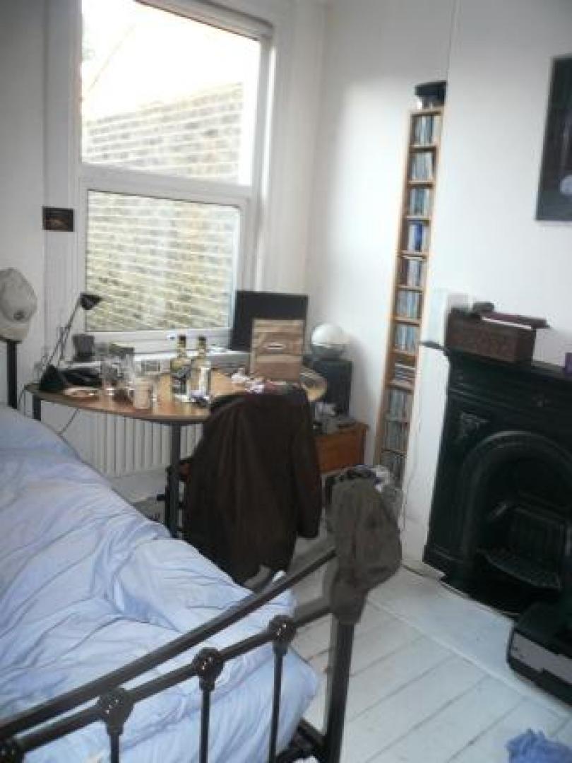 			NEW INSTRUCTION-MUST BE SEEN, 2 Bedroom, 1 bath, 1 reception Flat			 Ashburnham Road, KENSAL GREEN