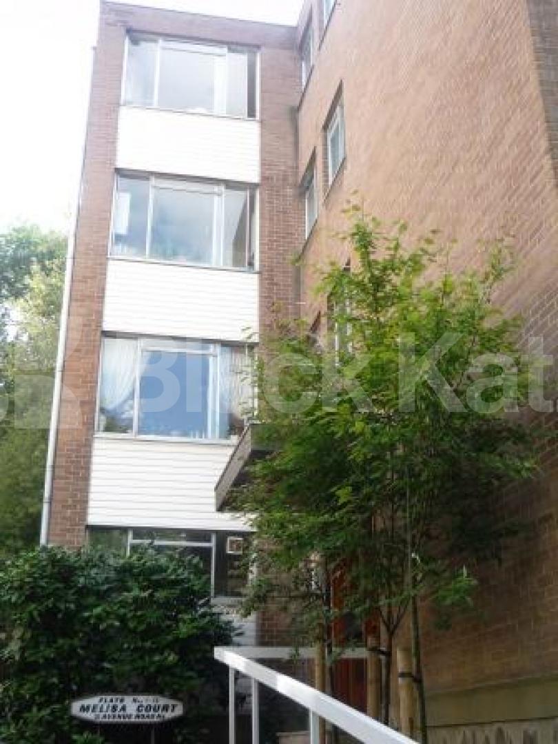			1 Bedroom, 1 bath, 1 reception Apartment			 Avenue Road, CROUCH END